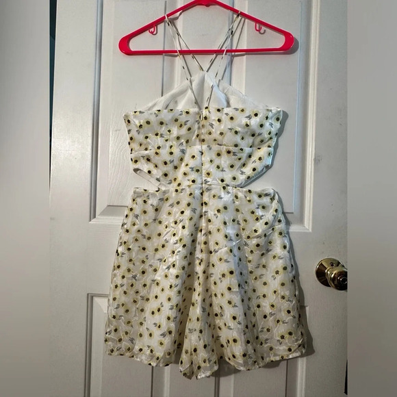 ANTHROPOLOGIE | Hutch | Yellow Motif Ditsy Floral Seaside Romper 4 Halter Shorts - Picture 5 of 16